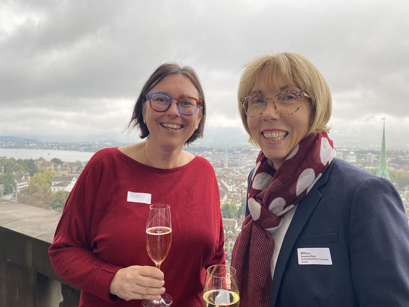 1397319796Claudia Schuler und Susanne Grau, Vize-Präsidentin SwissAccounting